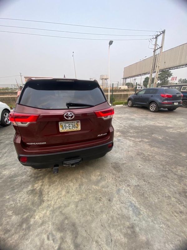 Thumbnail 11 of 2018 Toyota Highlander XLE